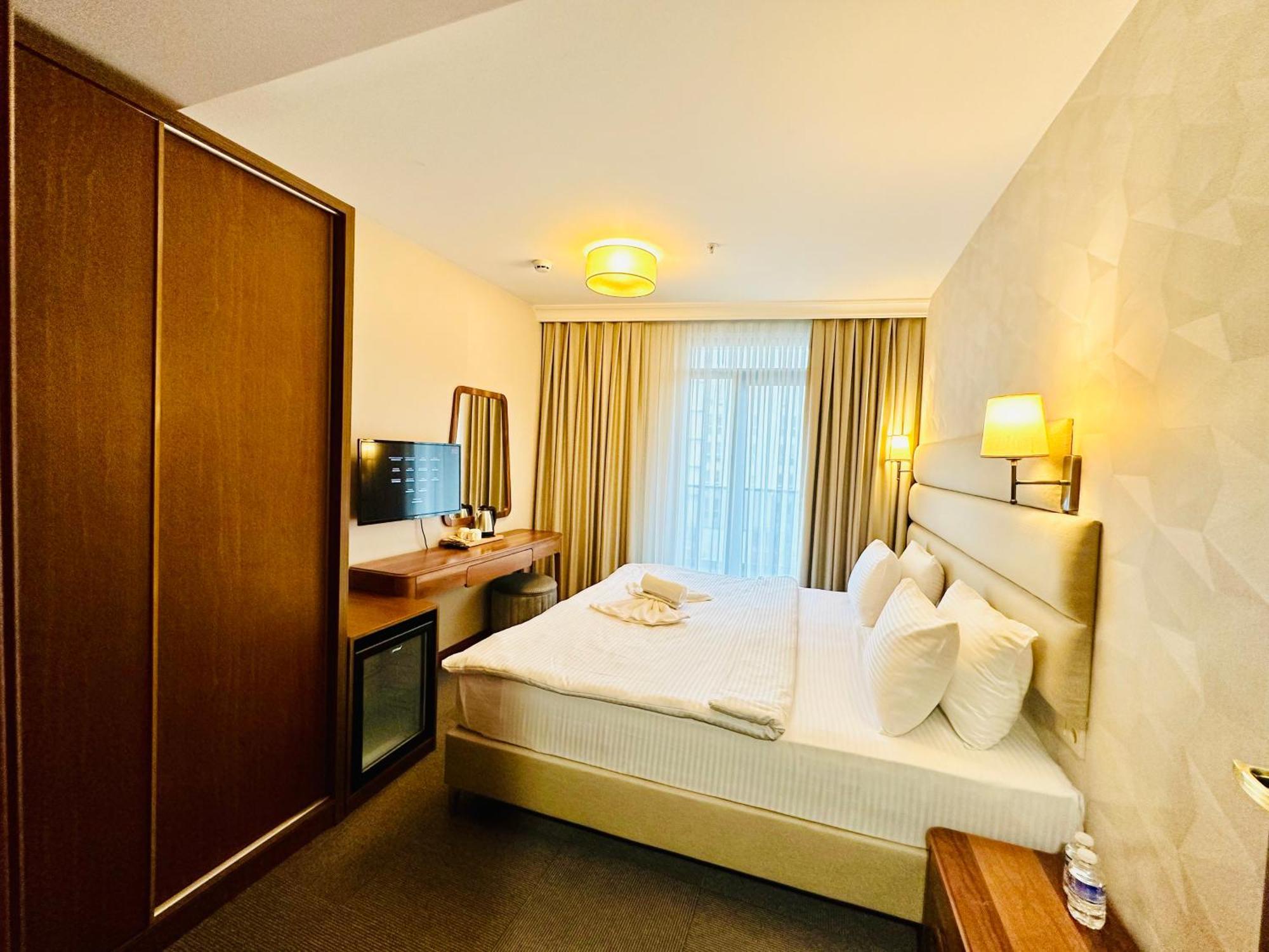 Istanbul Midpoint Hotel Экстерьер фото